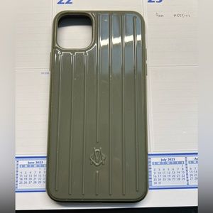 Rimowa IPhone 12 Pro Max case green